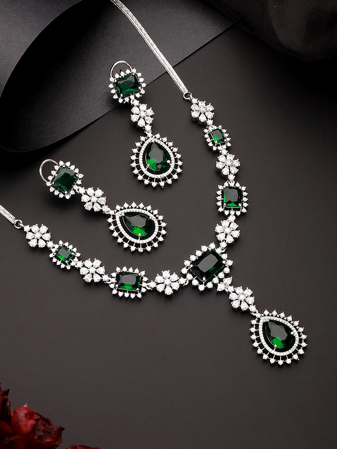 Silver Toned Emerald Green Studded Statement Pendant Jewellery Set
